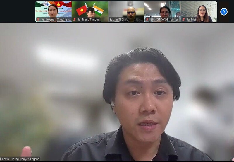 Đại diện Cà phê Trung Nguyên đặt câu hỏi cho ban tổ chức Indusfood