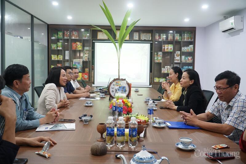 Đoàn nghiệm thu làm việc tại Công ty Mỹ Phương Food