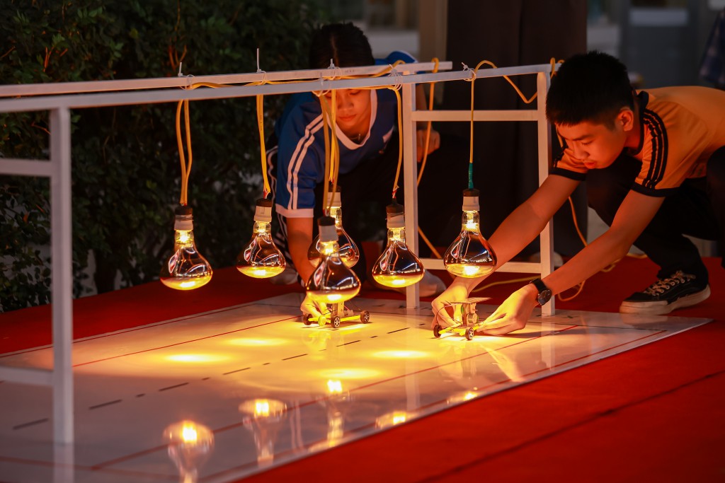 Tại Hội trại, học sinh được tham gia chuỗi thử thách mang tính thực hành cao