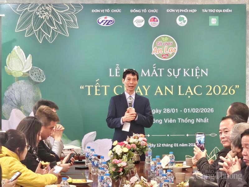 Ông Nguyễn Hồng Hải - Trưởng ban Tổ chức, Tổng Giám đốc Công ty CP Hội chợ và Xúc tiến thương mại FTP thông tin về sự kiện tại buổi lễ.