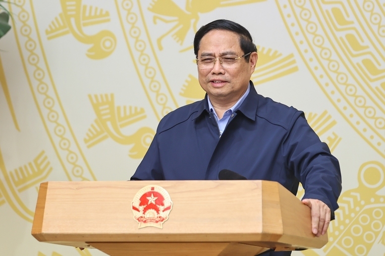 Thủ tướng ghi nhận, biểu dương các bộ, ngành, địa phương, các đơn vị làm tốt và có cách làm sáng tạo, hiệu quả, nhất là những đơn vị vượt chỉ tiêu về nhà ở xã hội - Ảnh: VGP/Nhật Bắc