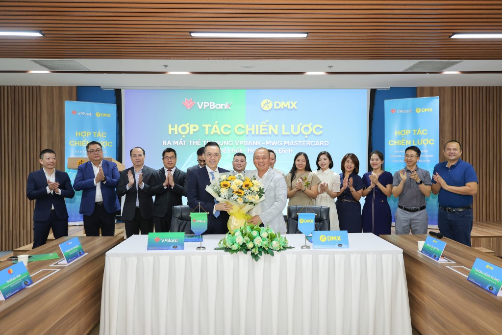 VPBank và DMX ra mắt thẻ tín dụng đầu tiên trong lĩnh vực bán lẻ điện tử tiêu dùng VPBank MWG Mastercard