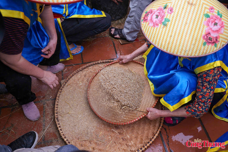 Thời gian thi bắt đầu từ khi các đội phát được lửa thổi cơm đến khi kết thúc kéo dài trong 1 giờ. Thóc được dùng trong hội thi được dân làng Thị Cấm gieo trồng và tuyển lựa mang về tế Thánh.