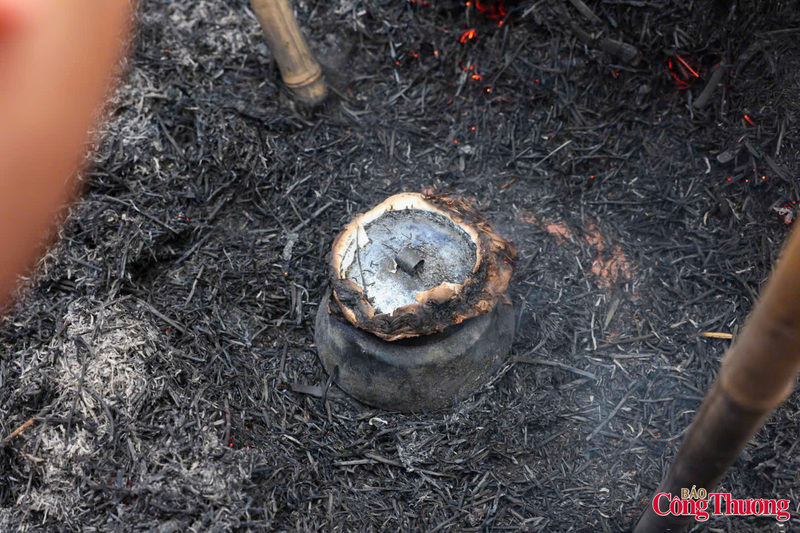 Nếu giấu vụng, bị giám khảo nhanh tìm thấy thì cơm dễ bị sống.