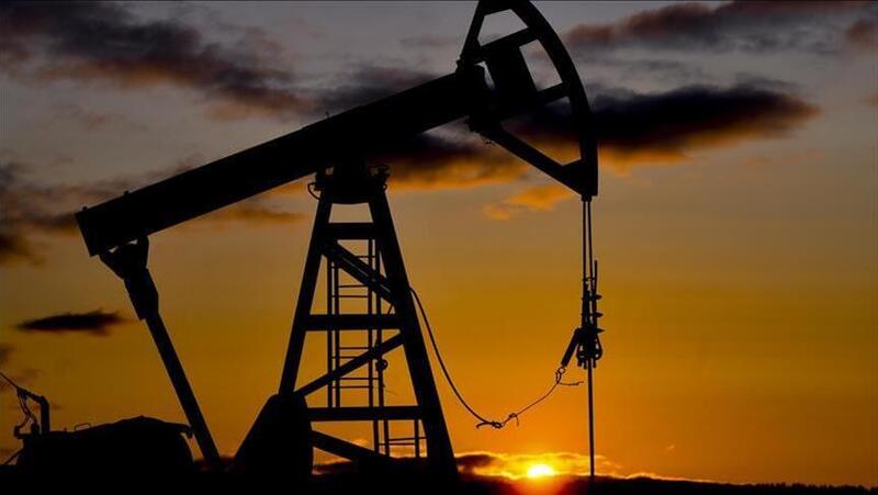 Giá dầu thế giới tăng hơn 2% trong phiên giao dịch đầu ngày 17/3, đảo chiều sau đà giảm của phiên trước đó. Ảnh minh hoạ.