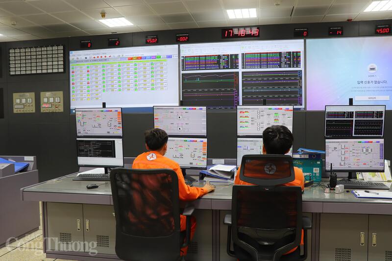 Nhà máy sử dụng lò hơi siêu tới hạn (Ultra Super Critical - USC), thuộc nhóm công nghệ nhiệt điện than tiên tiến hiện nay. Công nghệ này cho phép nâng cao hiệu suất, giảm tiêu hao nhiên liệu và hạn chế phát thải. Ảnh: Thanh Tuấn