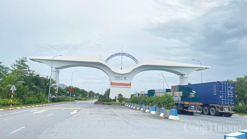 TP. Hải Phòng đặt mục tiêu đến năm 2030, toàn bộ các khu công nghiệp đang hoạt động trên địa bàn sẽ được đánh giá mức phát thải khí nhà kính và tiềm năng chuyển đổi xanh.