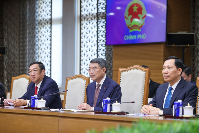 Thủ tướng Chính phủ đề nghị hai bên tạo chuyển biến thực chất trong hợp tác kinh tế-thương mại và đầu tư. Ảnh: VGP/Nhật Bắc