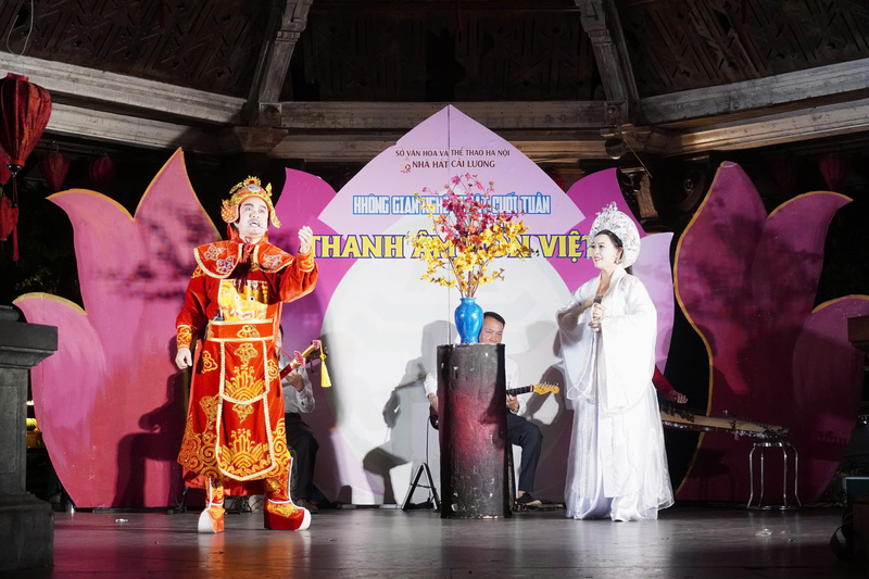 Tiết mục cải lương do các diễn viên của Nhà hát Cải lương Hà Nội trình diễn. Ảnh: T.P