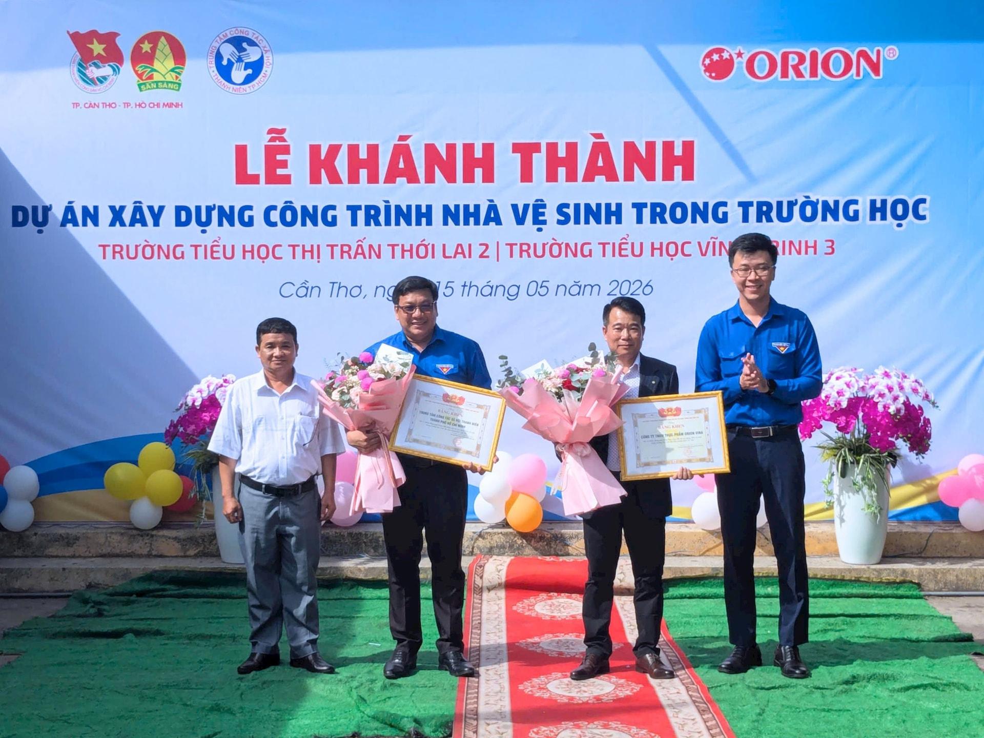 4.-dai-dien-ban-chap-hanh-doan-thanh-nien-cong-san-ho-chi-minh-thanh-pho-can-tho-trao-bang-khen-cho-orion.jpg