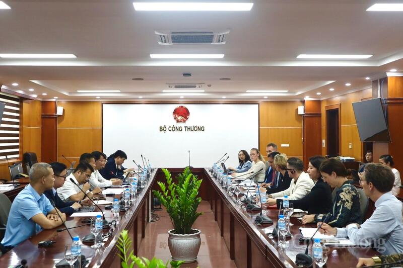 Toàn cảnh buổi làm việc giữa Bộ Công Thương và Phái đoàn Thụy Điển. Ảnh: Phương Trang