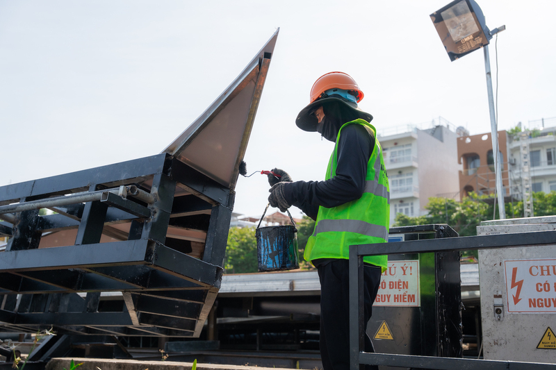 Những ngày này, đội thi công đang tập trung lực lượng, đẩy nhanh tiến độ trong các công đoạn còn lại, đảm bảo sẽ hoàn thiện trước ngày khai mạc.