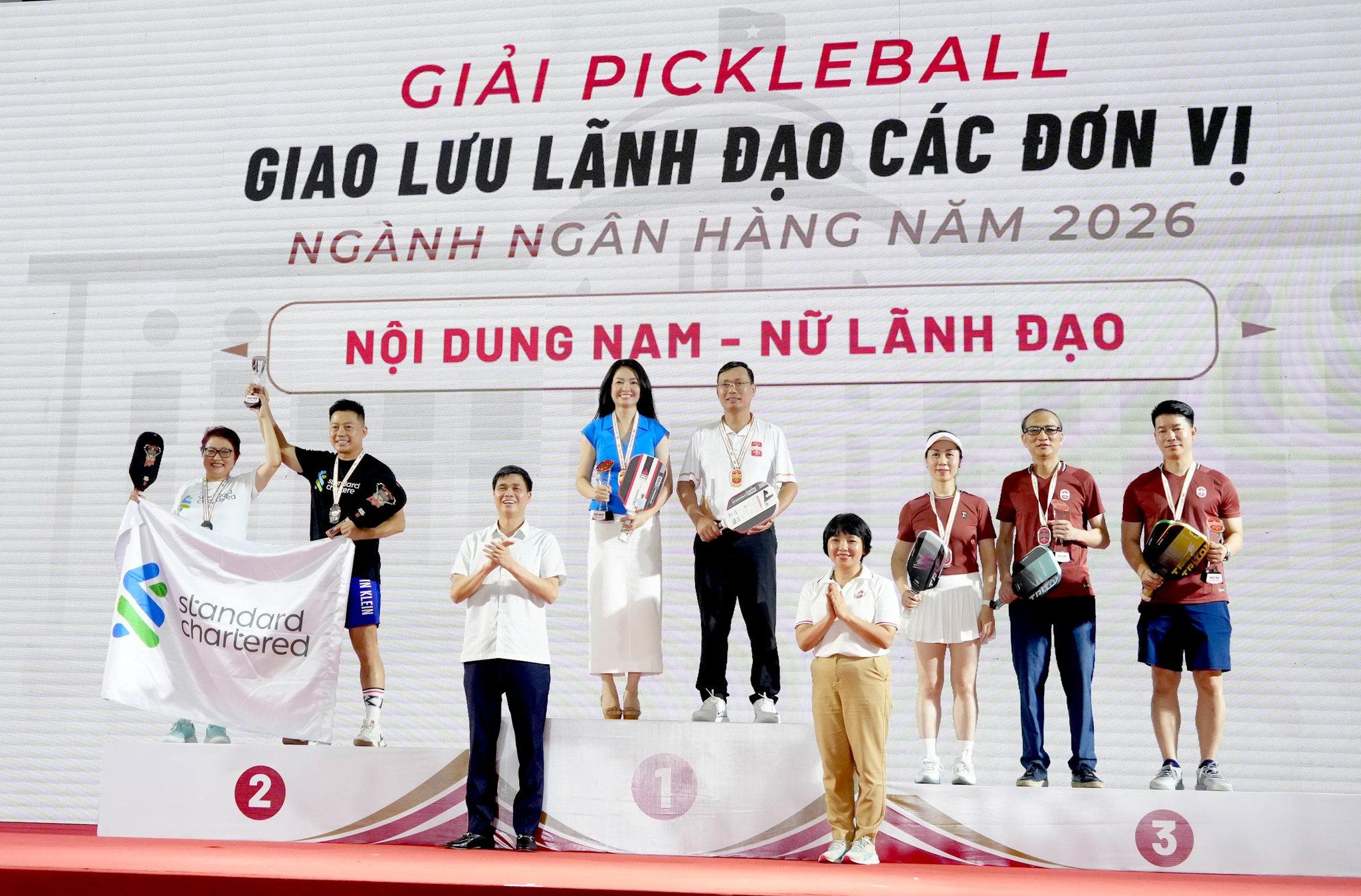 doi-nam-nu-ld.jpg