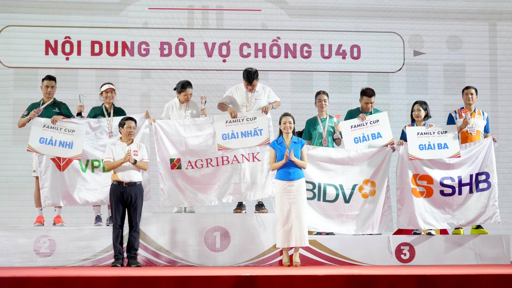 doi-vo-chong-u40.jpg