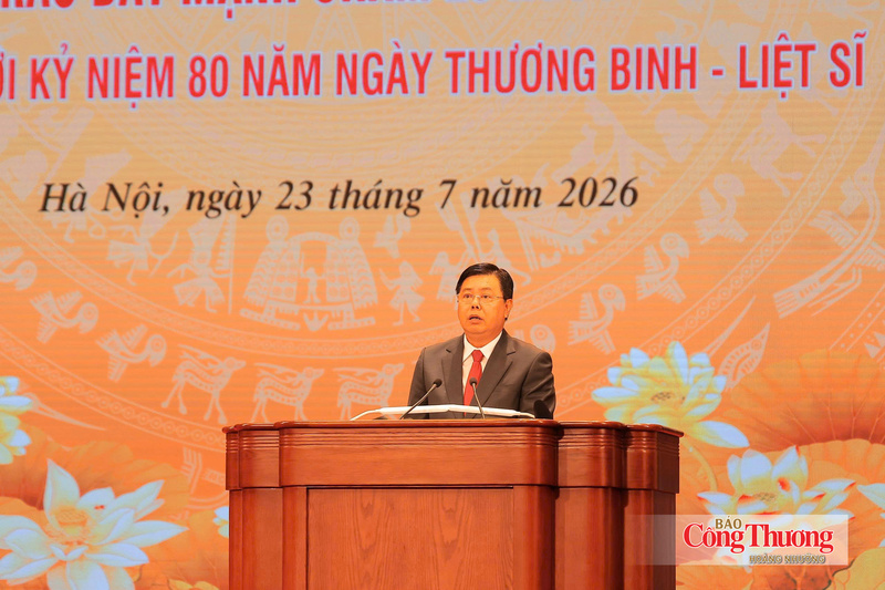 Quyền Bộ trưởng Bộ Nội vụ Nguyễn Tiến Hải phát biểu tại hội nghị.