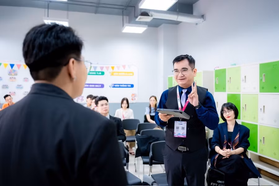 Tại diễn đàn, báo cáo viên và người tham dự có thể tự do trao đổi về chủ đề cùng quan tâm. 1k3ldlod8-4f4trt.jpg