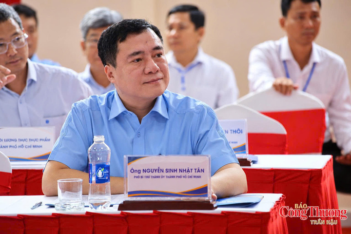 Ông Nguyễn Sinh Nhật Tân, Phó Bí thư Thành ủy TP. Hồ Chí Minh tham dự hội nghị.