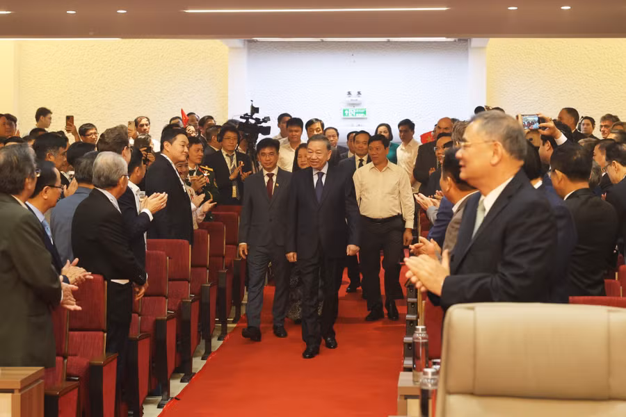r1n-8375-1.jpg